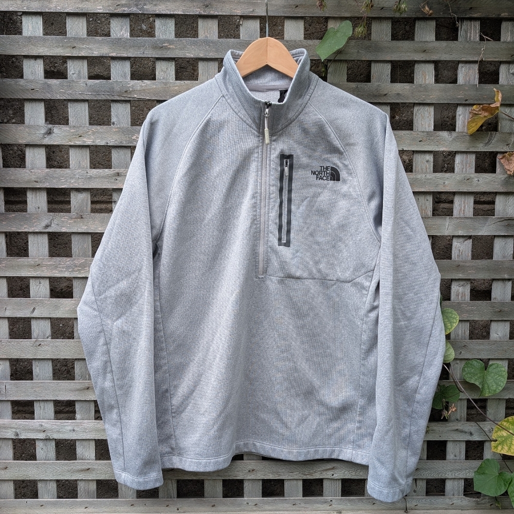 The North Face Men's Large (can fit Medium) Half Zip Up Sweatshirt Grey Outdoor